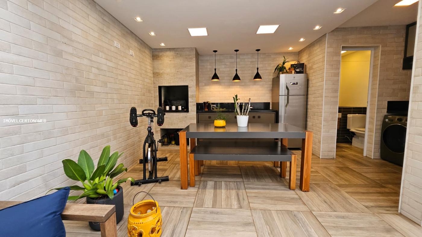 Casa à venda com 3 quartos, 154m² - Foto 1