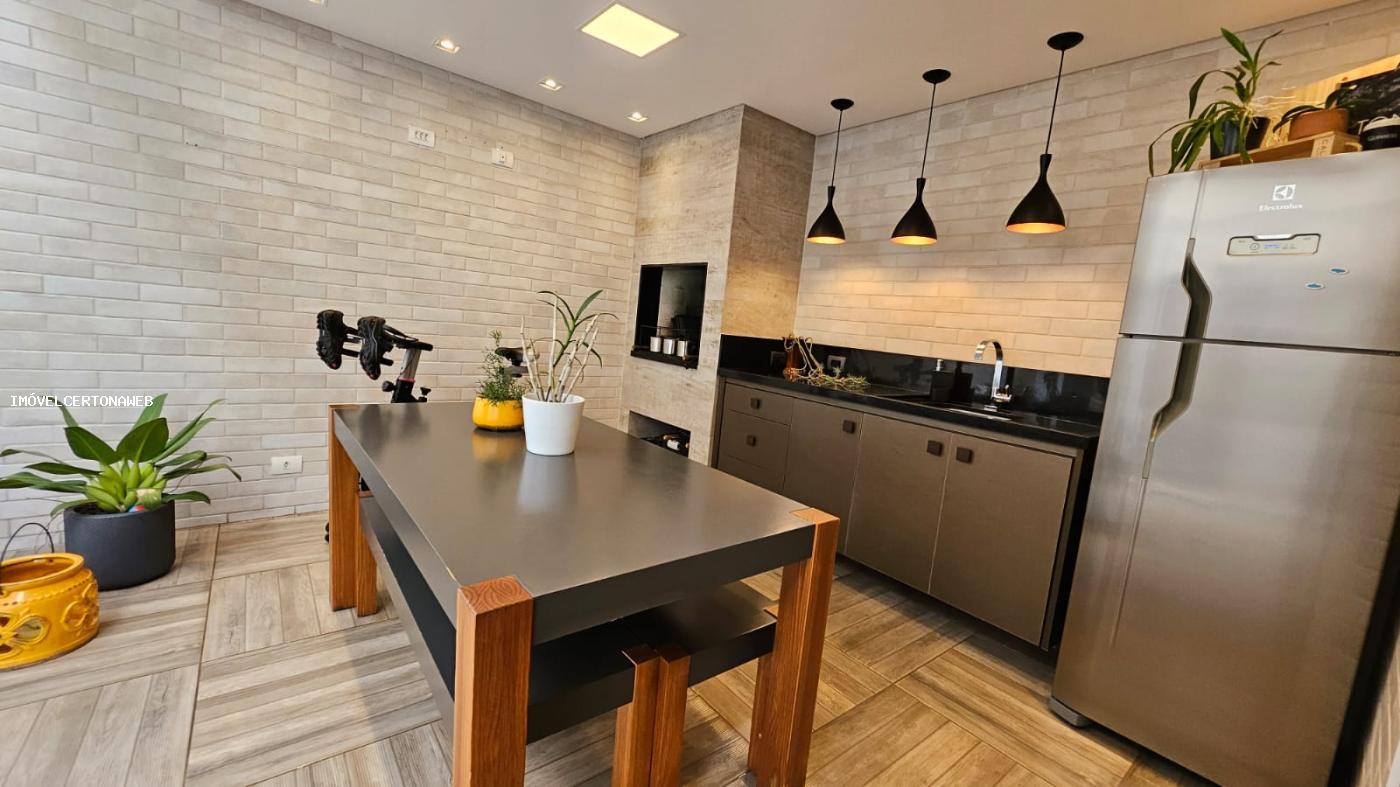 Casa à venda com 3 quartos, 154m² - Foto 2